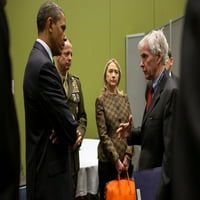Президентът Барак Обама разговаря с историята на Райън Крокер