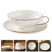 Поставете керамична чаша за кафе с чиния домакин деликатна чаена чаша